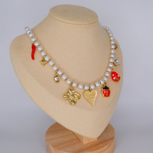 Colar Pérolas com Pendentes Vermelhos