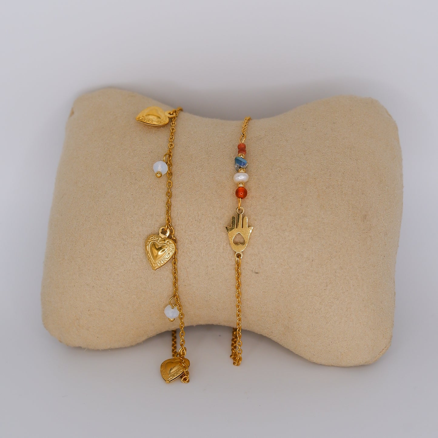 Pulseira Pé Dourada Corações e Mão