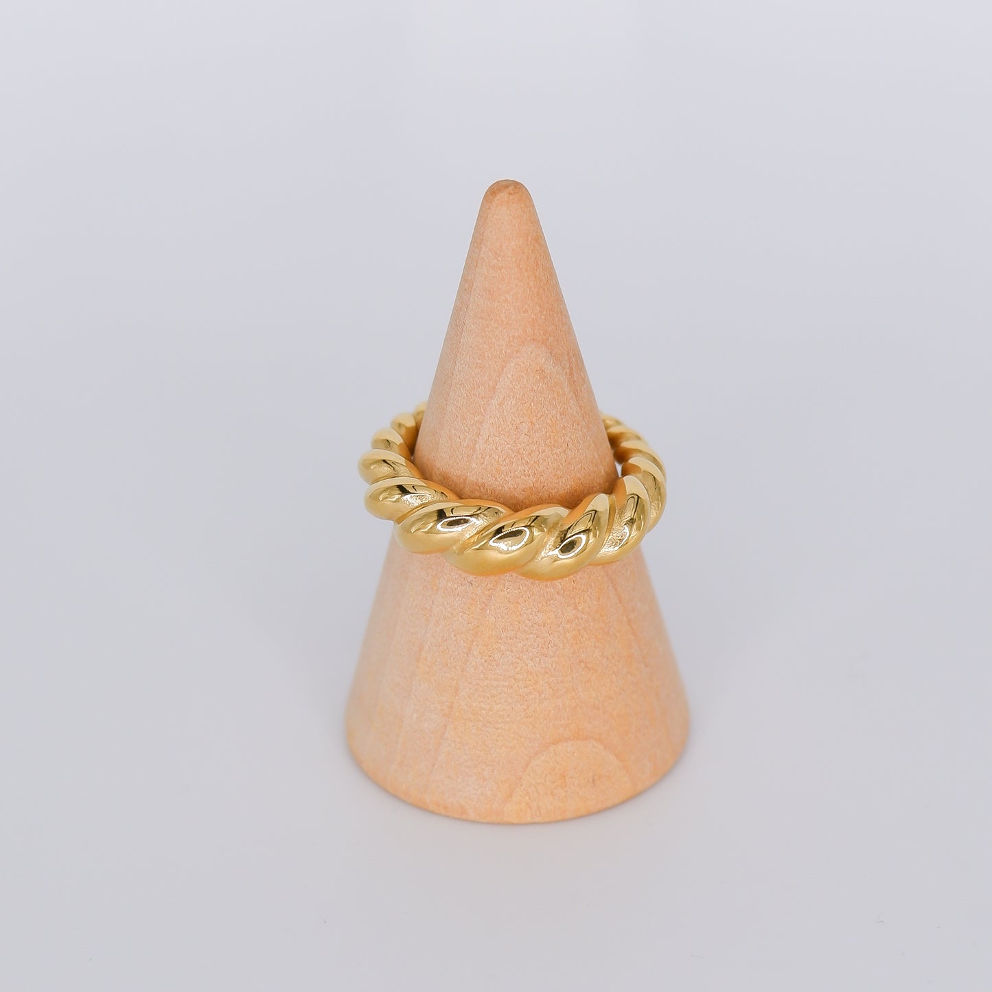 Anel Dourado Entrelaçado Médio