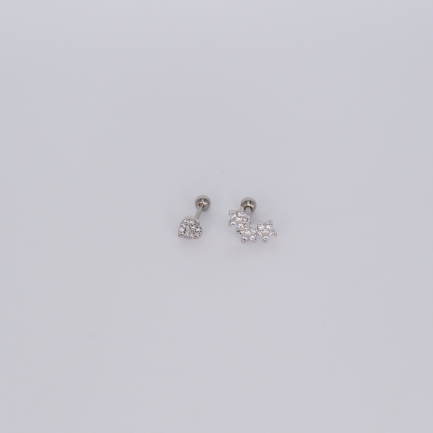 Piercing aperta atrás Coração e 3 Flores