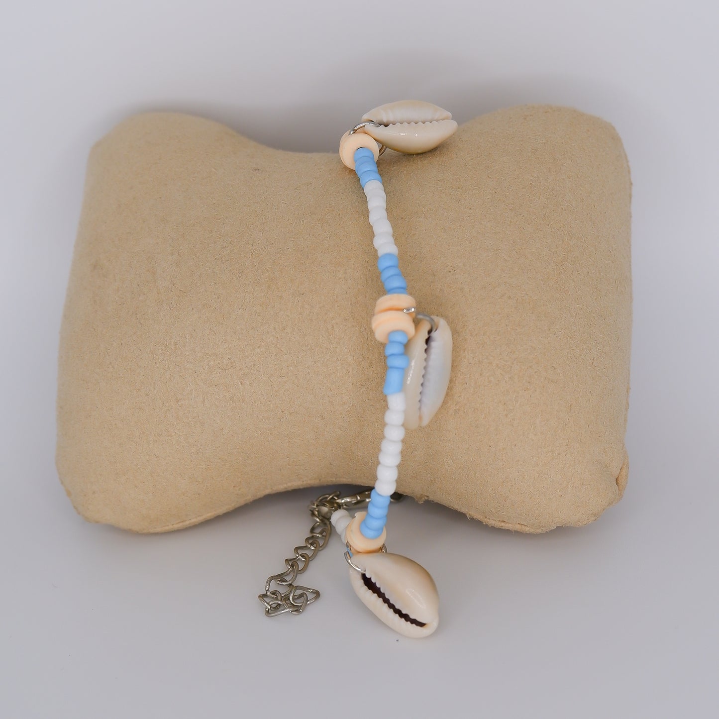 Pulseira Pé Prateada Beijinhos