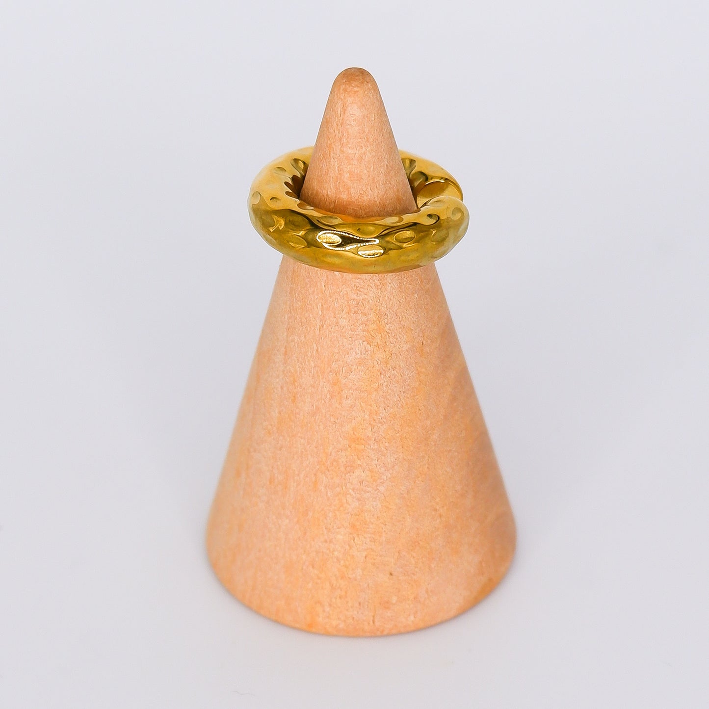 Earcuff Martelado Dourado