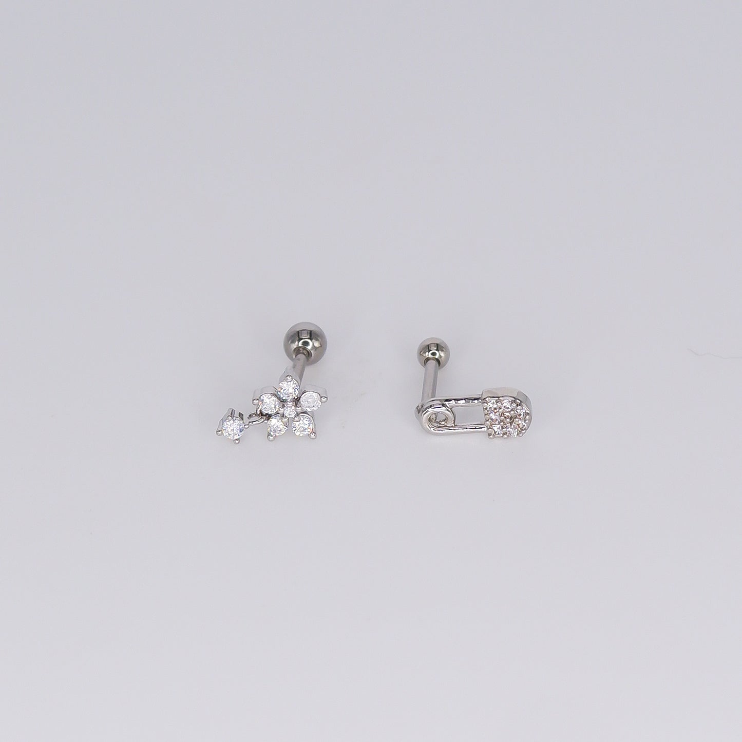 Piercing Bolinha Flor Pendente e Alfinete