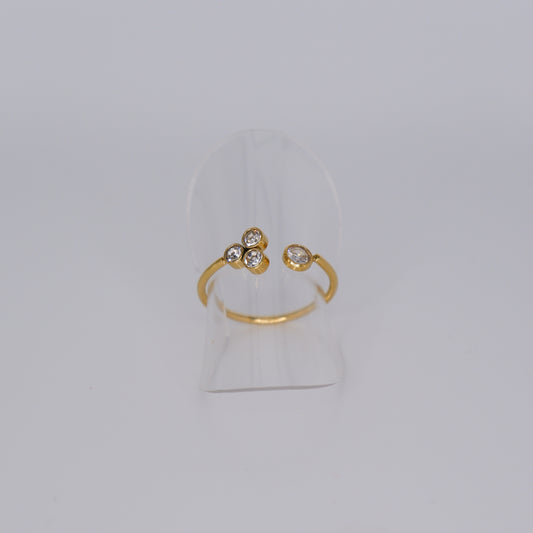 Anel Ajustável Dourado com Pedras Transparentes