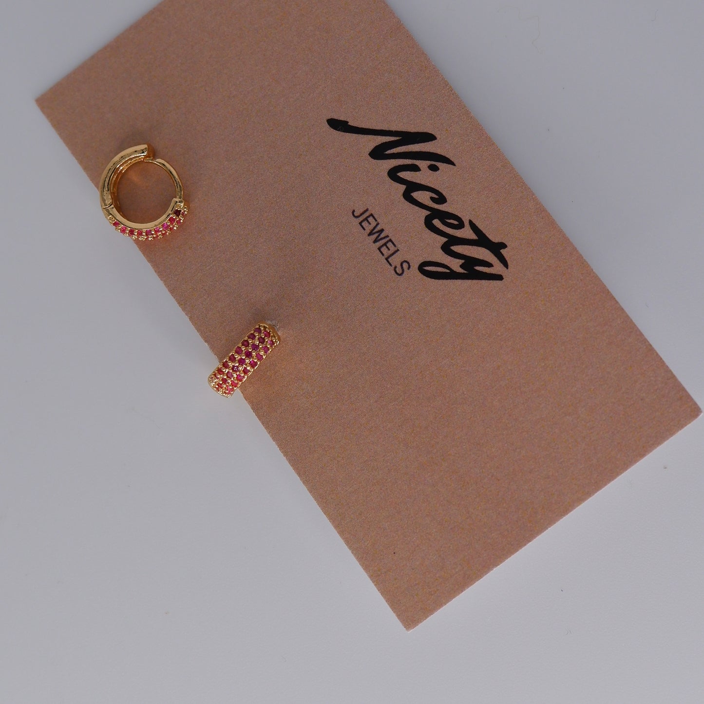 Argolas Douradas com Brilhantes Rosa