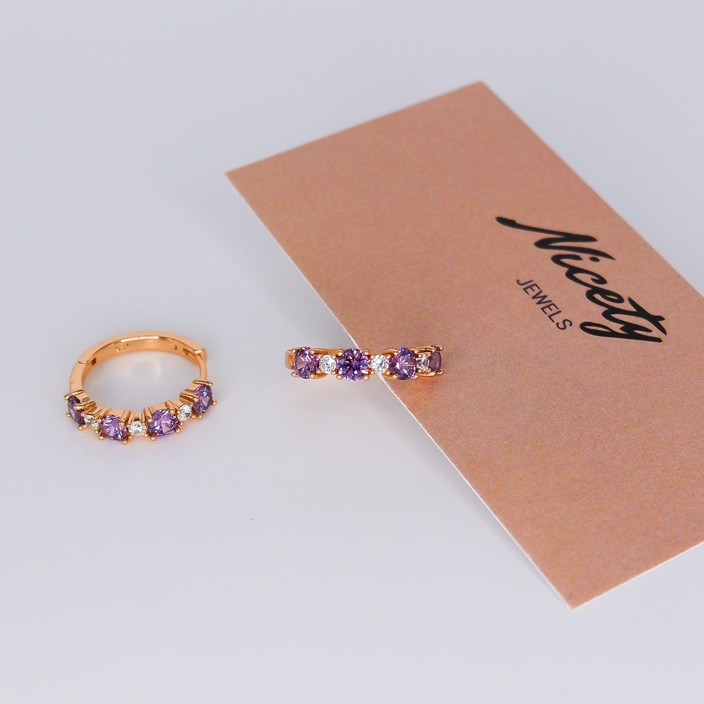 Argola Hipoalergénica Lilás e Transparente