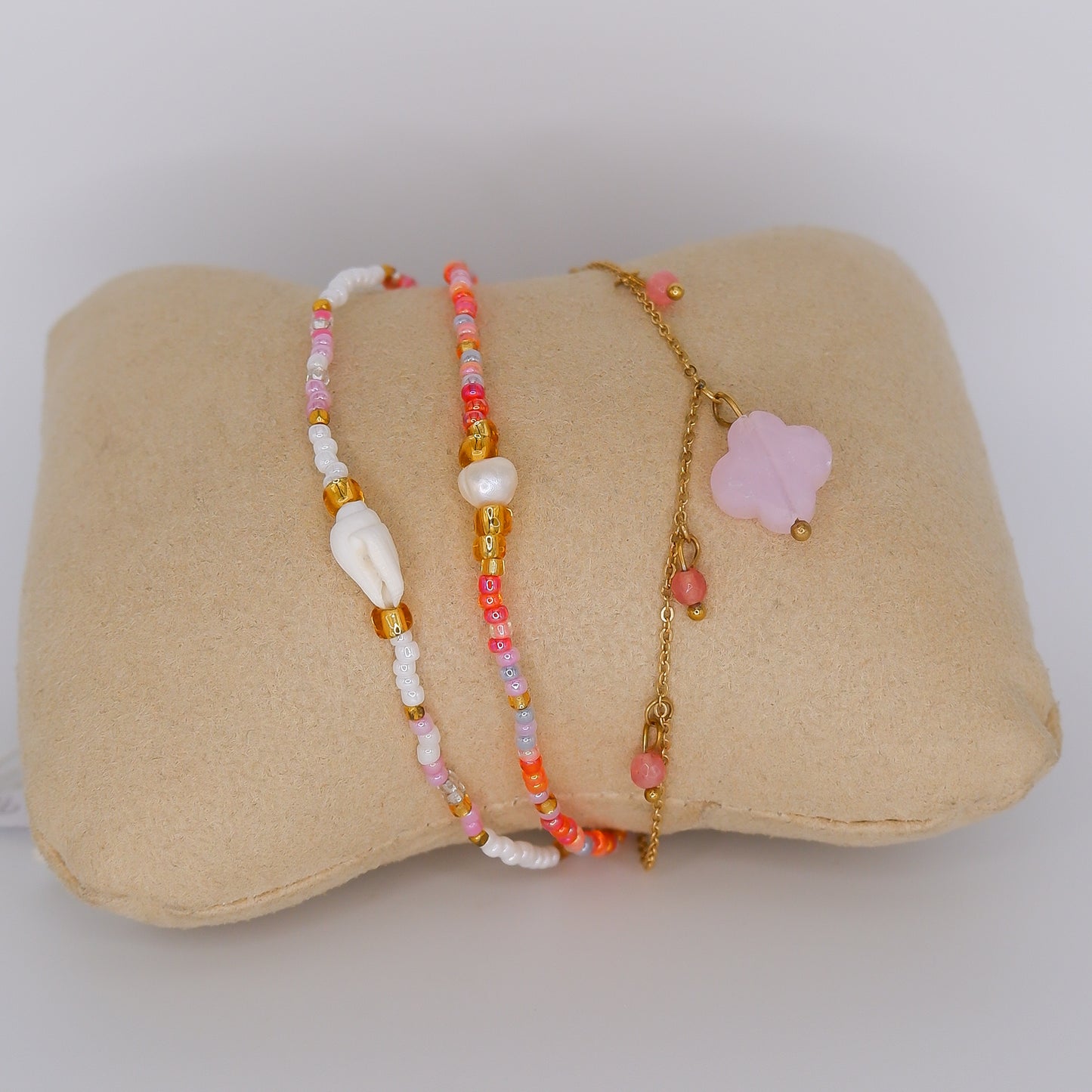 Pulseira Pé Dourada Búzio, Missangas e Trevo