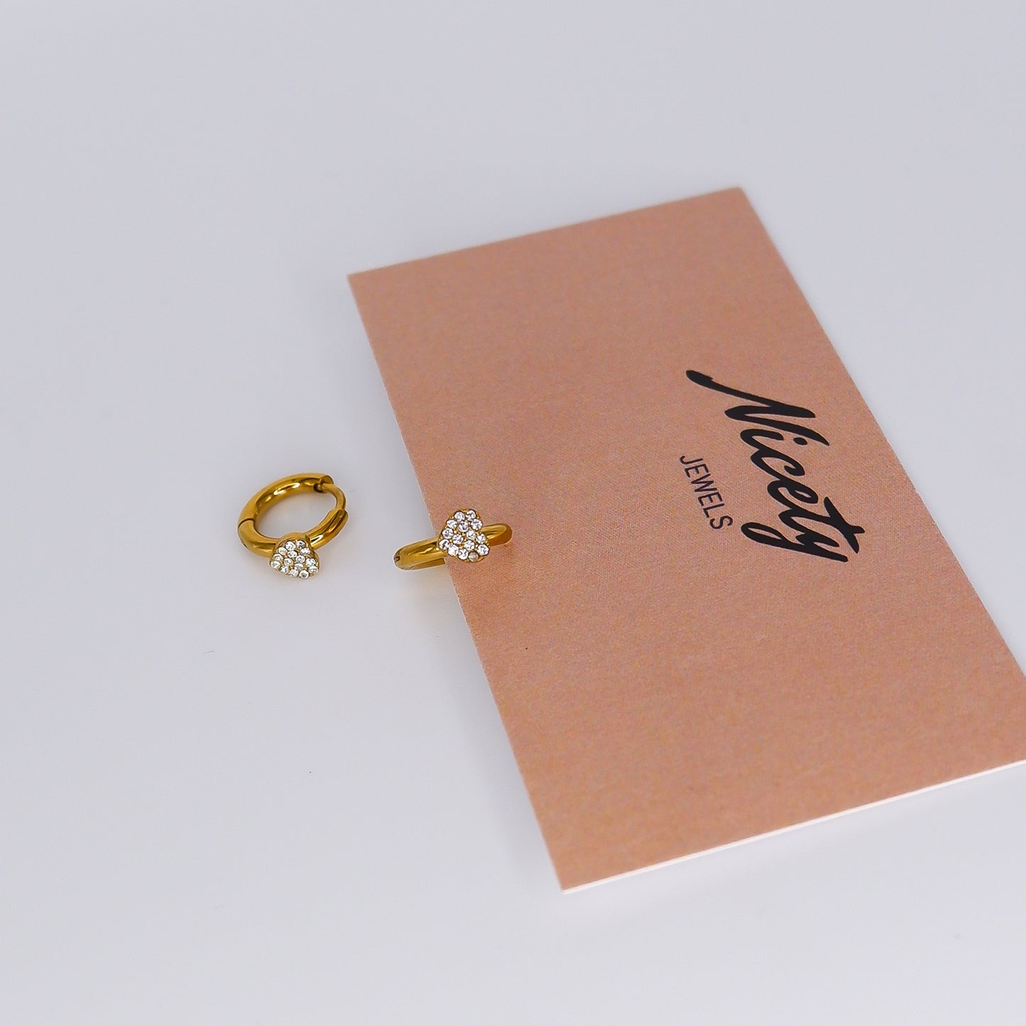 Argola Dourada Básicas com Coração