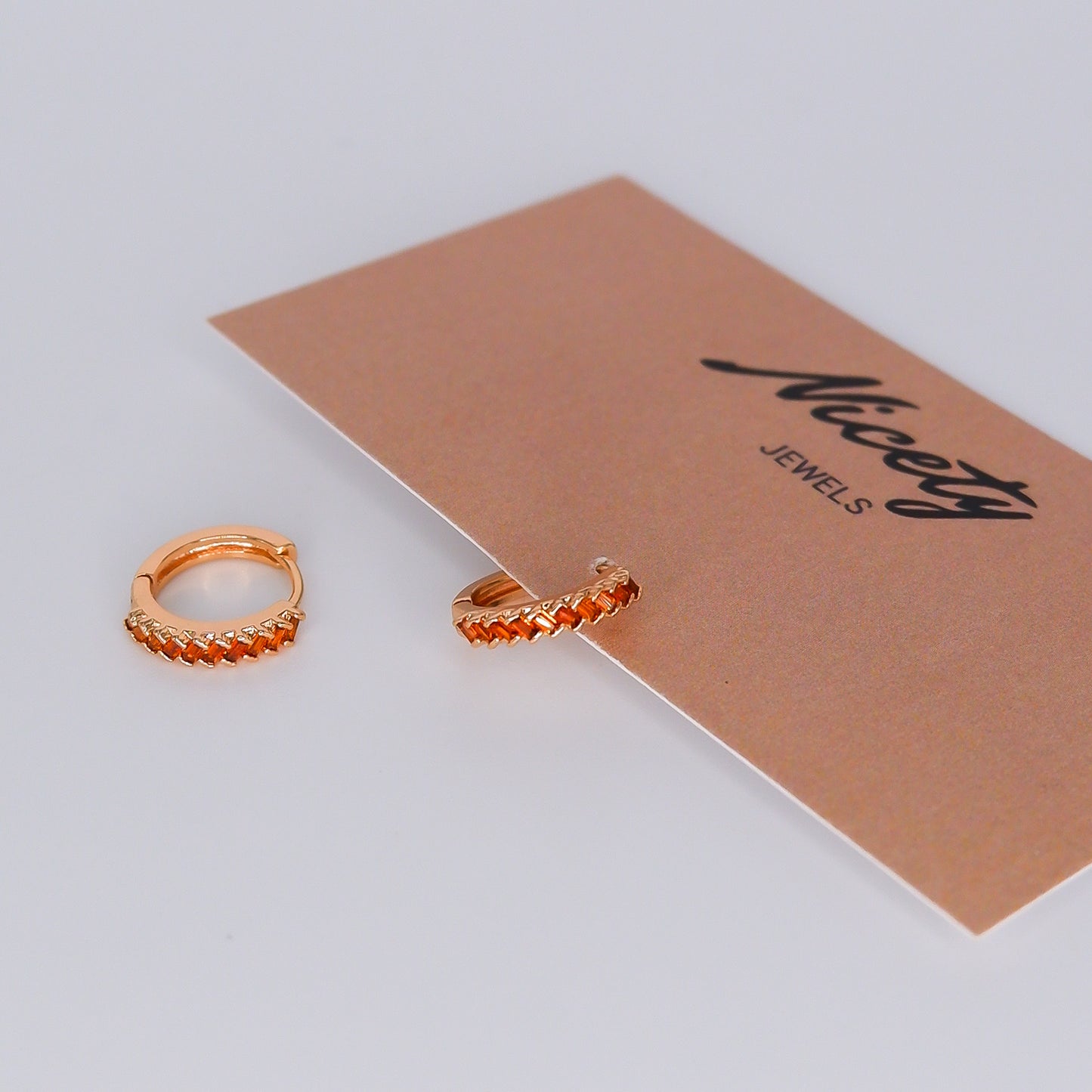 Argola Hipoalergénica Brilhantes Risquinhos Laranja