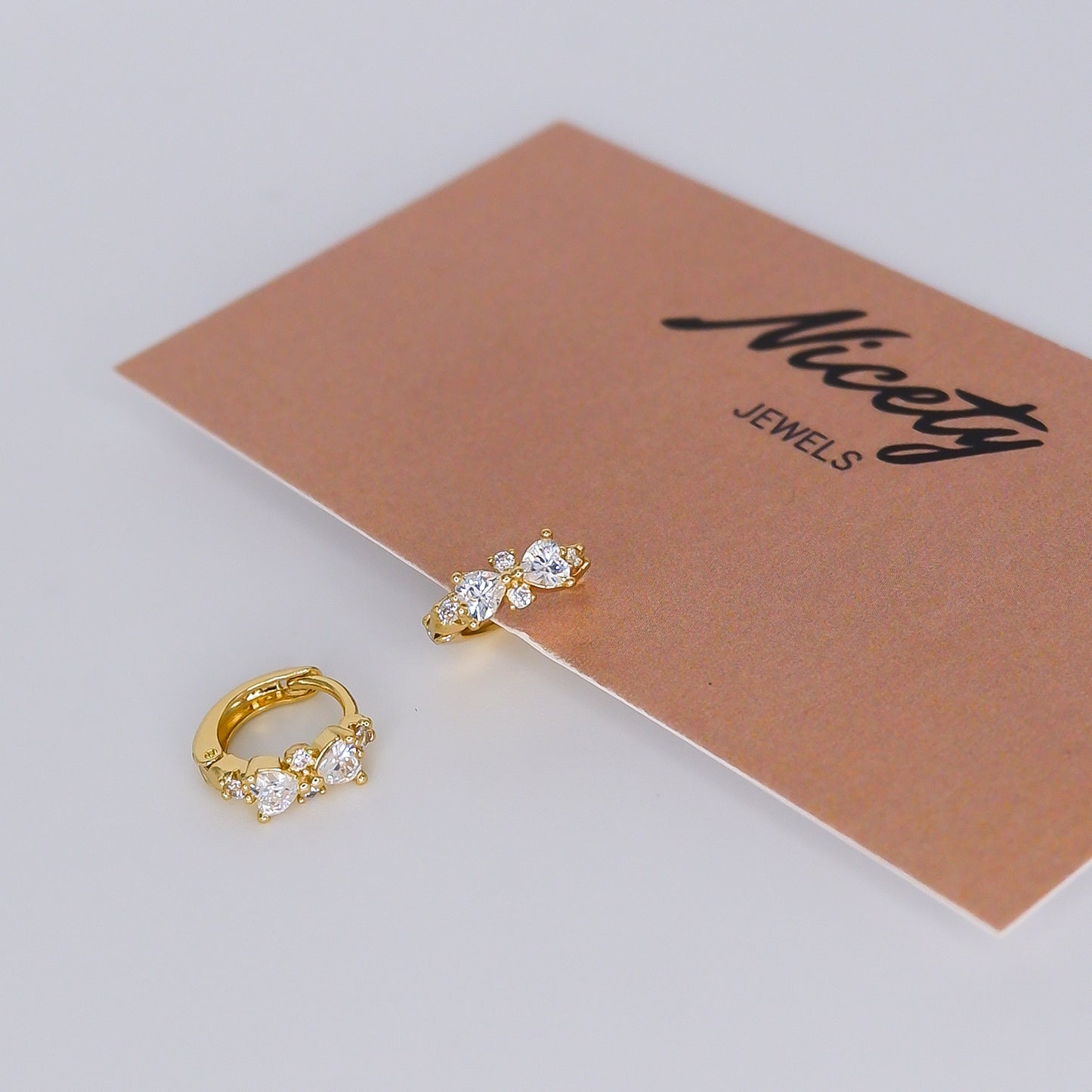 Argola Brilhantes 2 Corações Transparentes