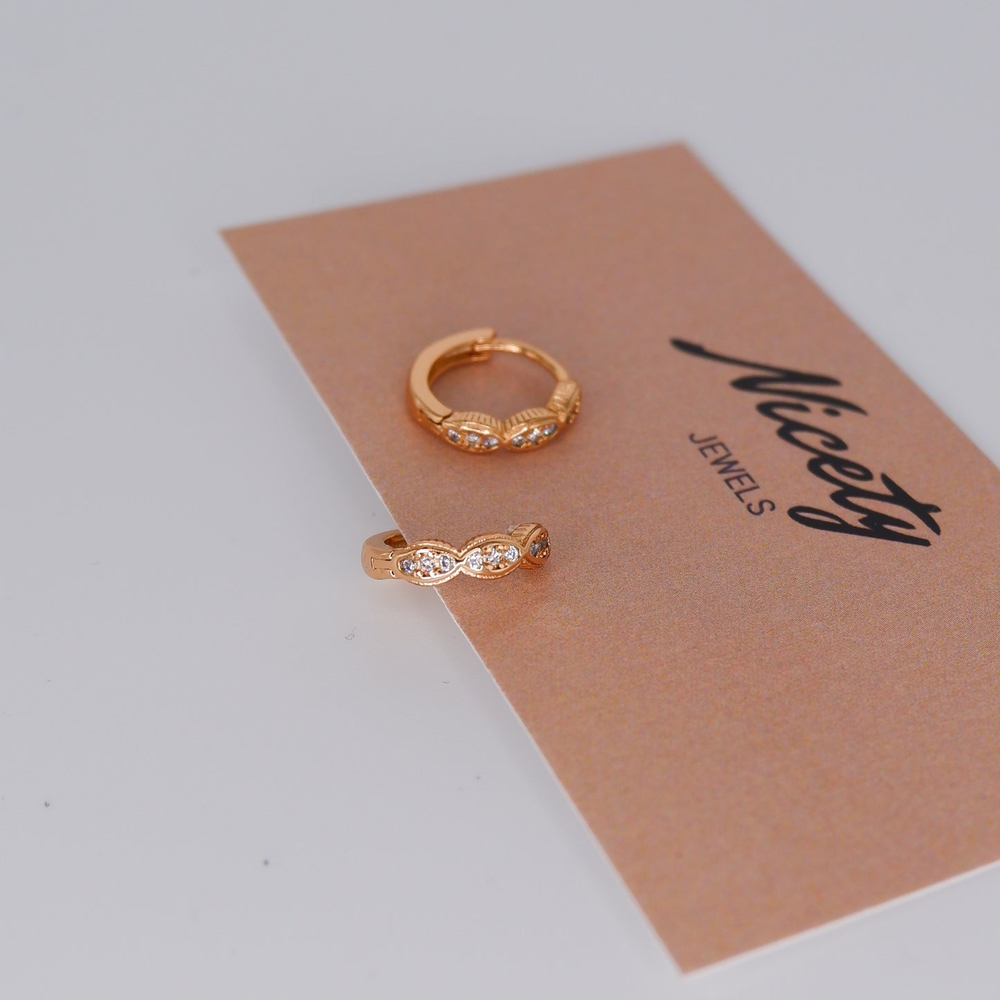 Argola Hipoalergénica Brilhantes Transparentes