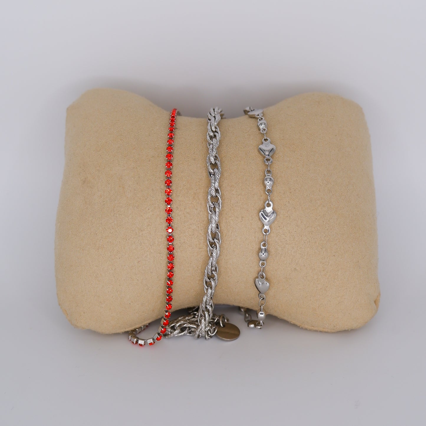 Pulseira Pé Prateada Vermelha, Malha e Corações