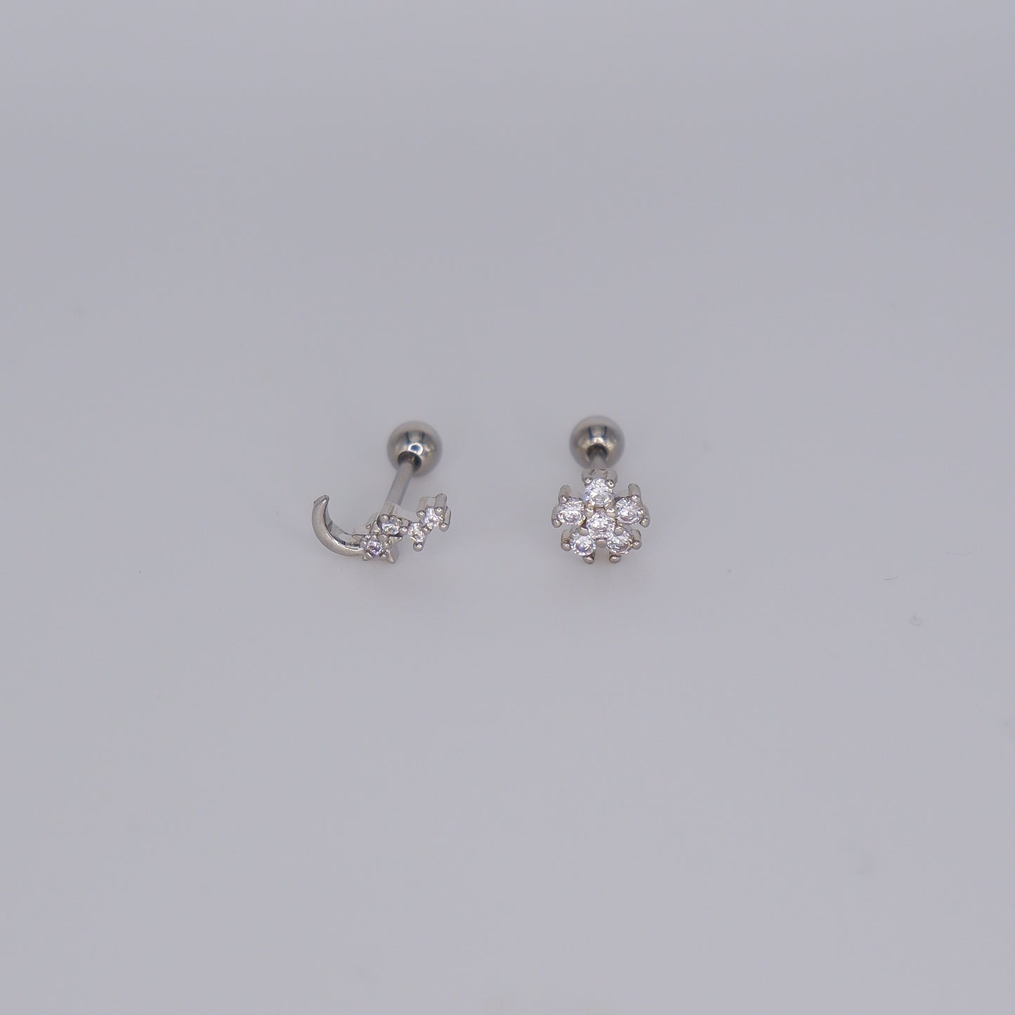 Piercing Bolinha Aço Inoxidável Prateado Lua e Flor