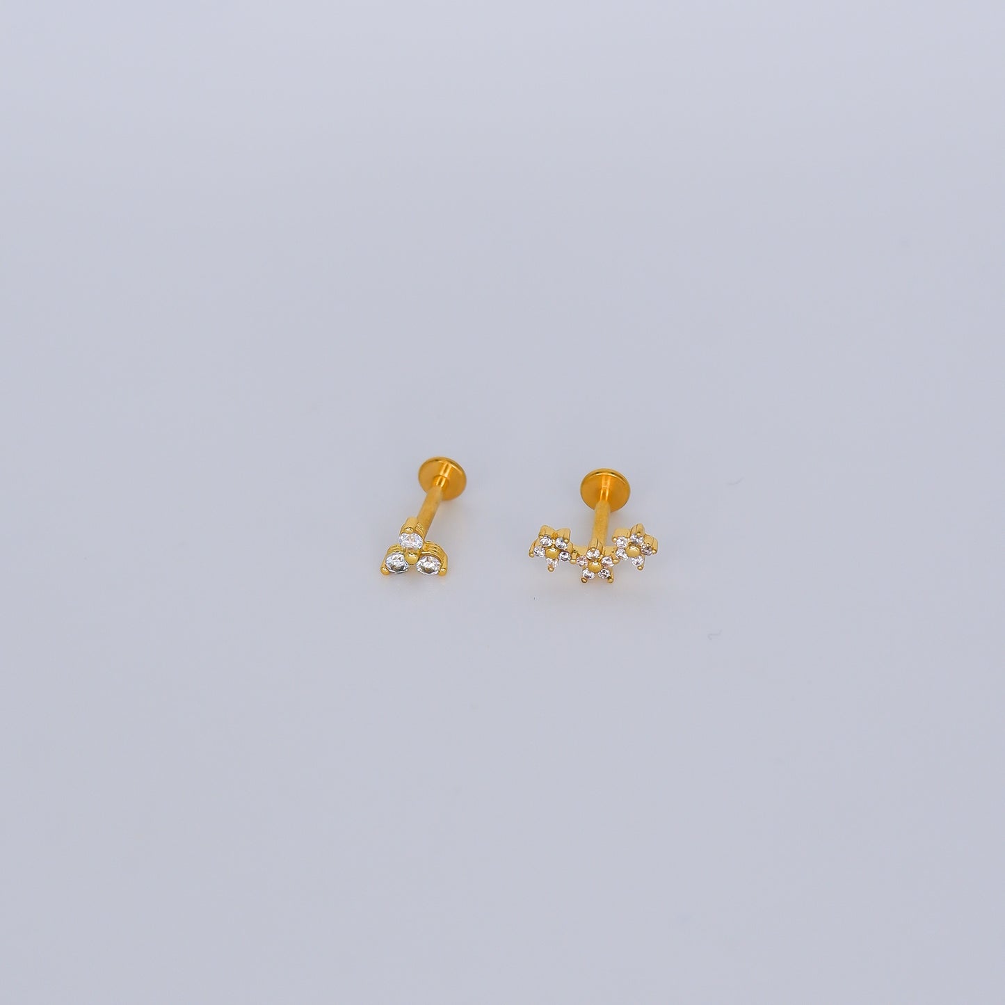 Piercing Achatado 3 Brilhantes e 3 Flores