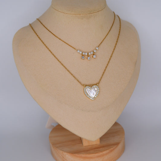 Colar Mini-Pérolas e Coração