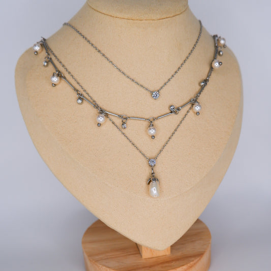 Colar Prateado Ponto de luz e pérolas