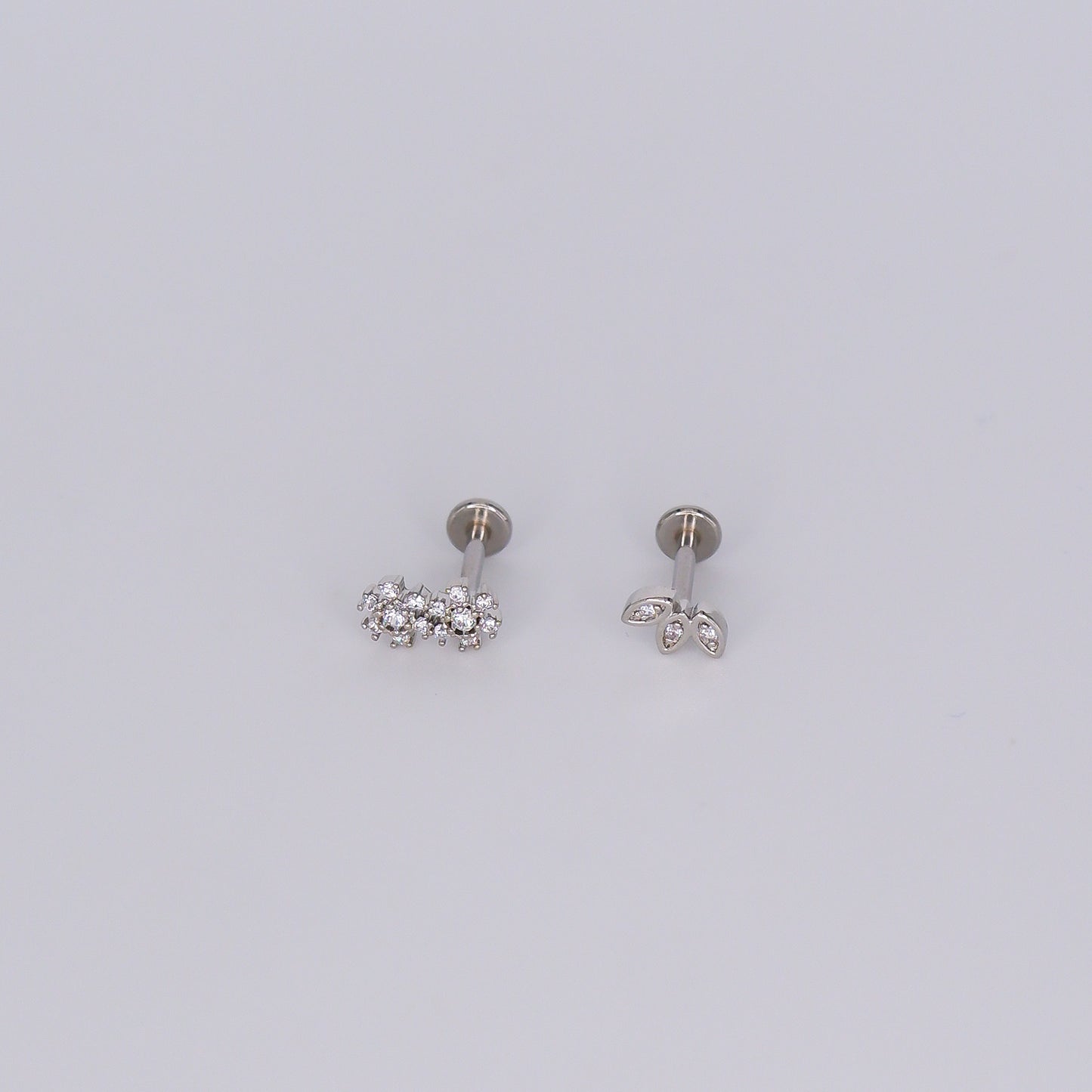 Piercing Achatado 2 Flores e 3 Folhas