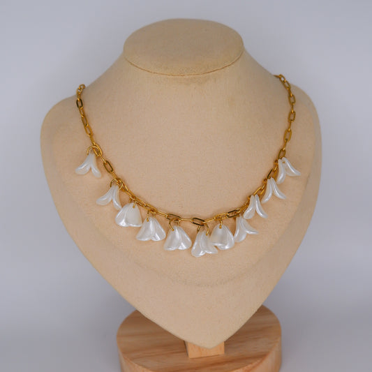 Colar Pérolas em Flor