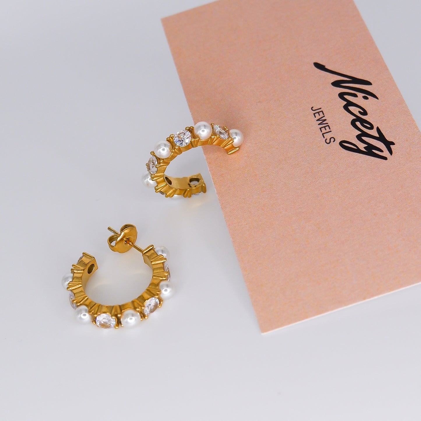Argola com Pérolas e Brilhos