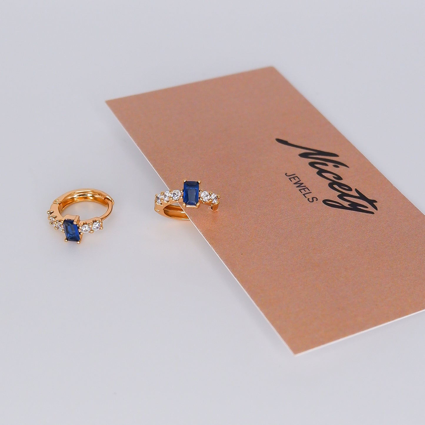 Argola com Rectângulo Azul