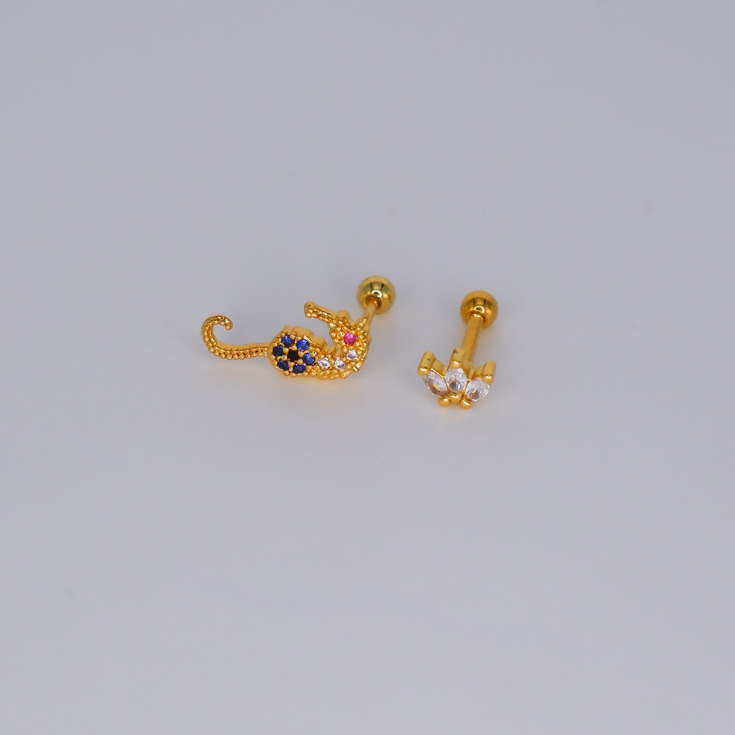 Piercing Bolinha Aço Inoxidável Cavalo Marinho e Coroa