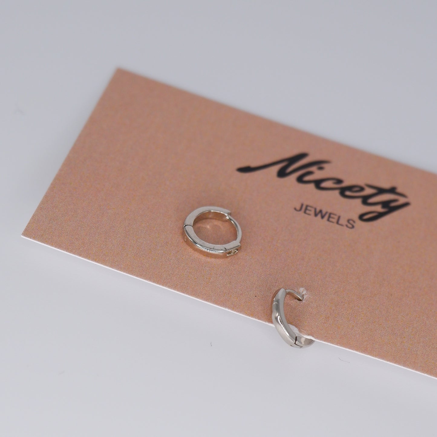 Mini Argolas 7mm Prateadas Hipoalergénicas Lisa