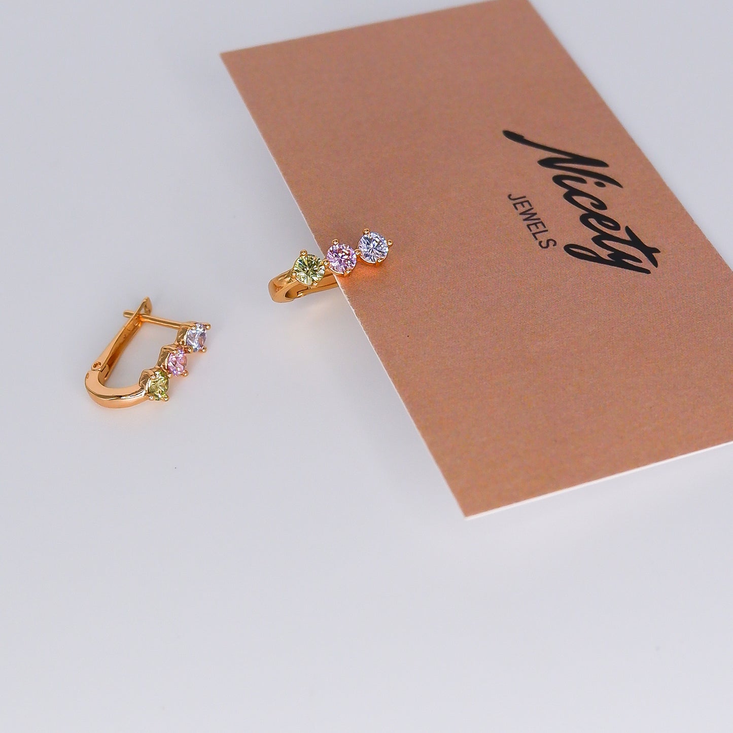 Argola Hipoalergénica 3 Brilhantes Pastel