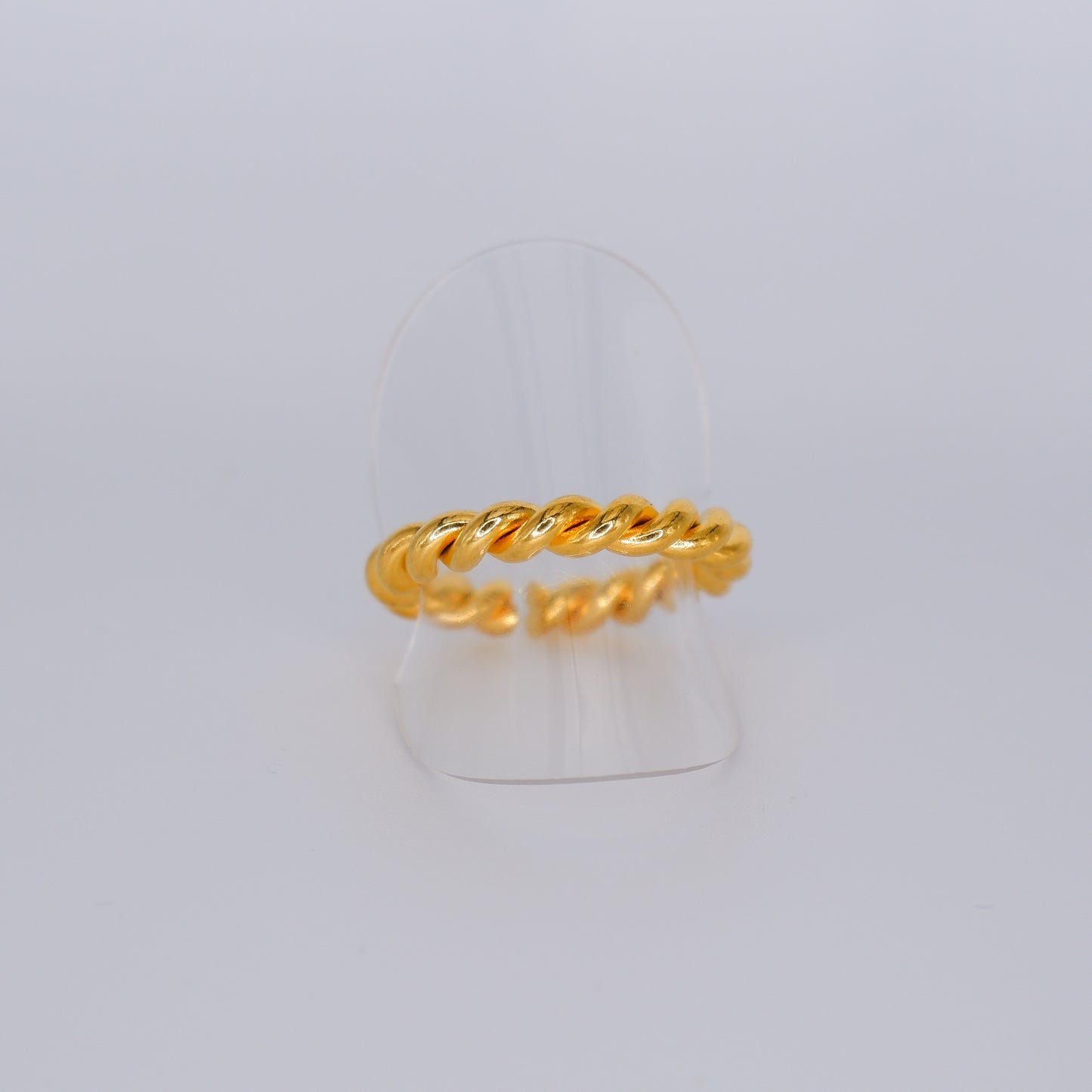 Anel Dourado Entrelaçado