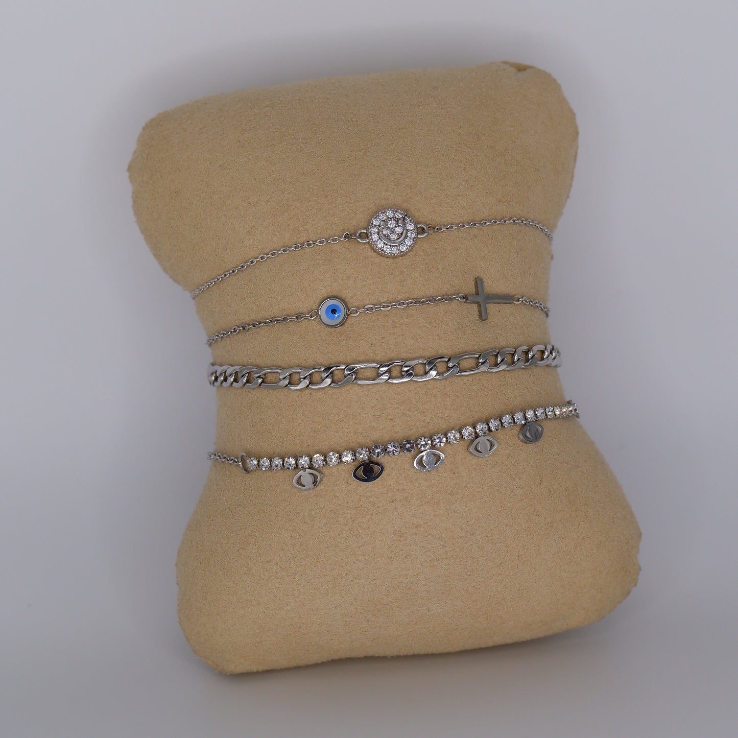 Pulseira Prateada Lua, Cruz, Malha e Olhos