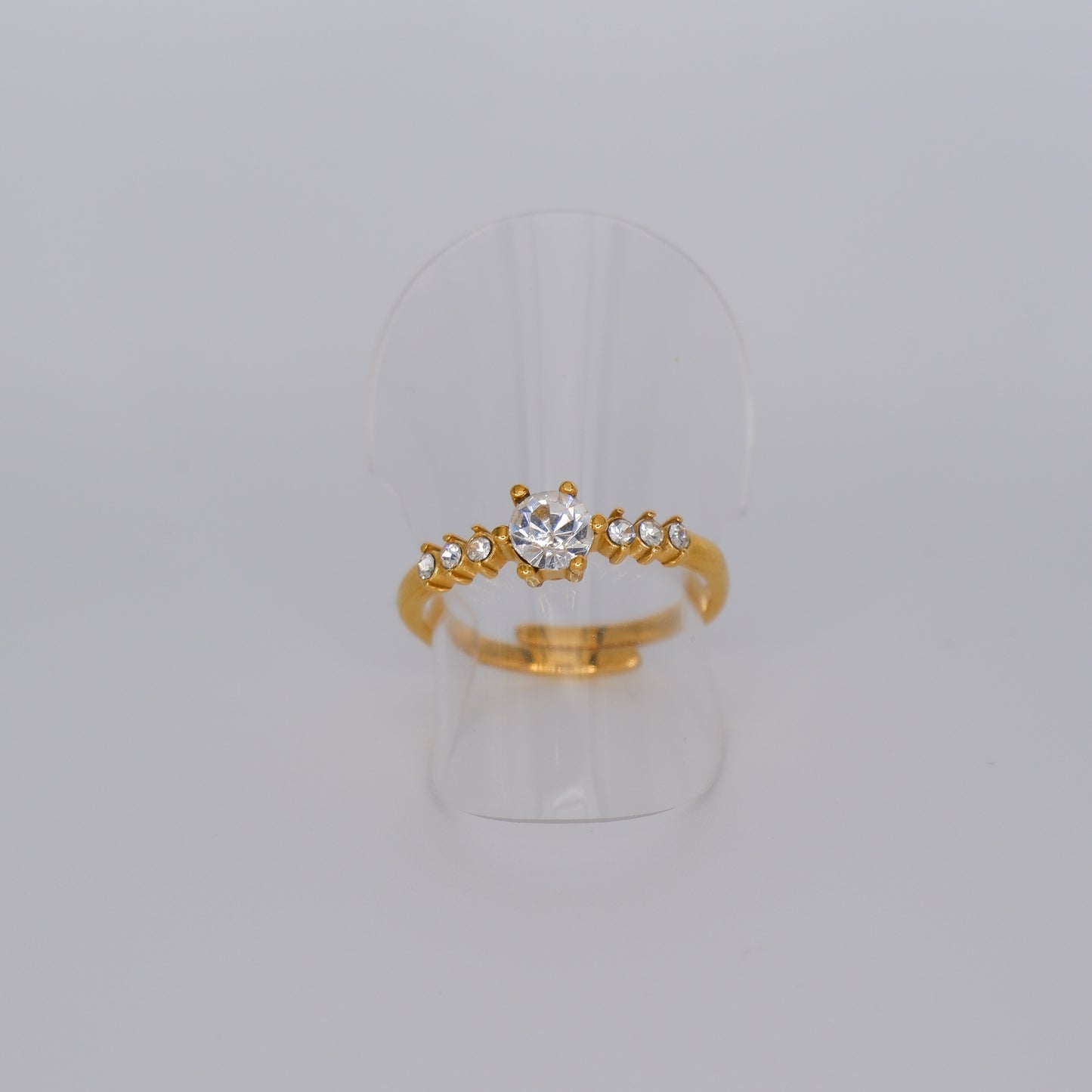 Anel Ajustável Dourado com Pedras Transparentes