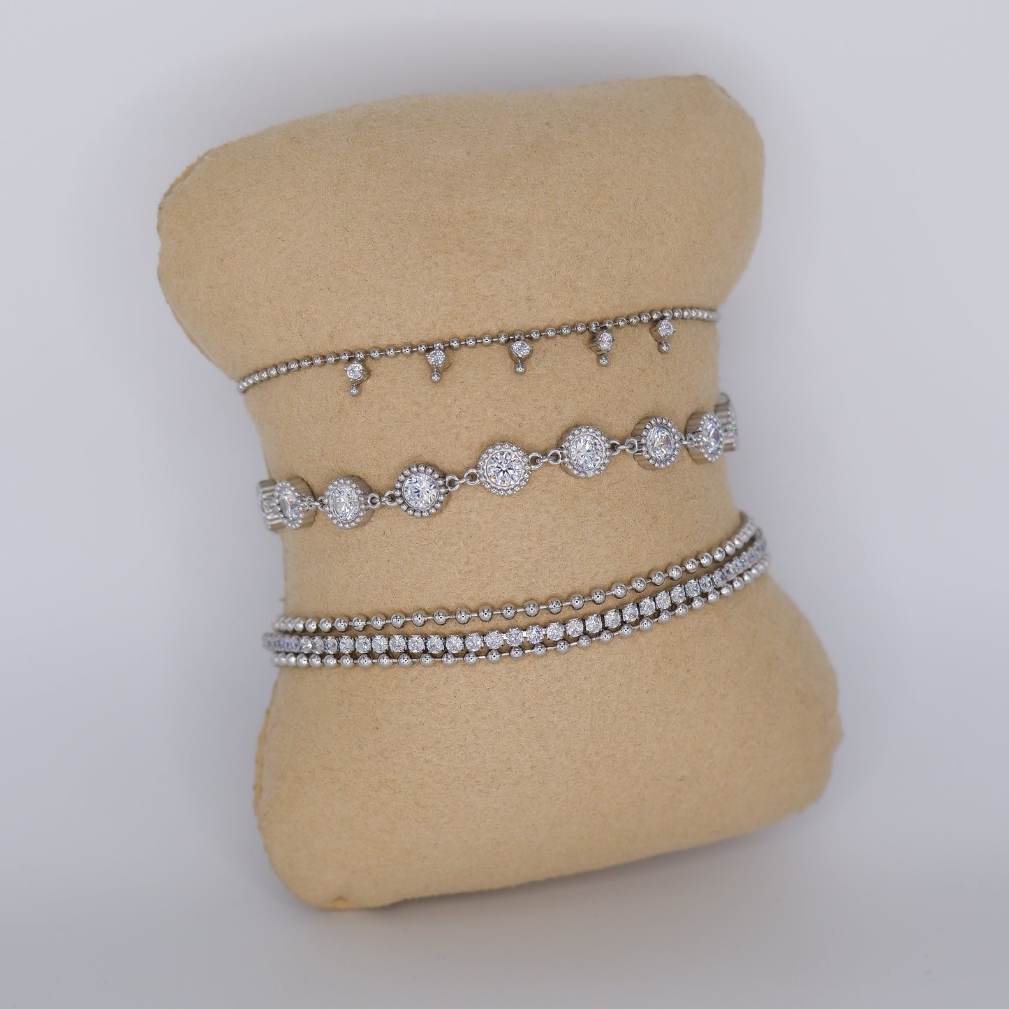 Pulseira Prateada Fina, Bolas, Tripla