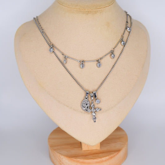 Colar Corações Brilhantes e Cruz