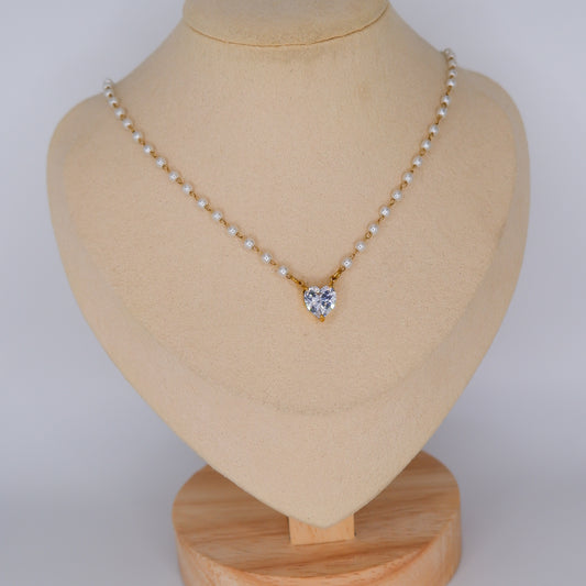 Colar Coração com Pérolas