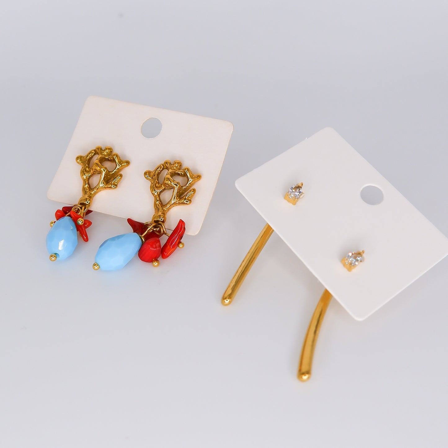Brincos de Espeto Coral com Pendentes e Brilho Comprido