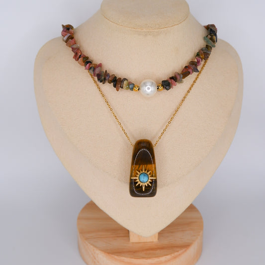 Colares Pedras Escuras com Pérola e Pedra Castanha Pendente