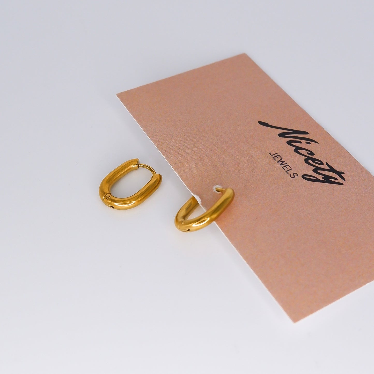 Argola Dourada Básica Retangular