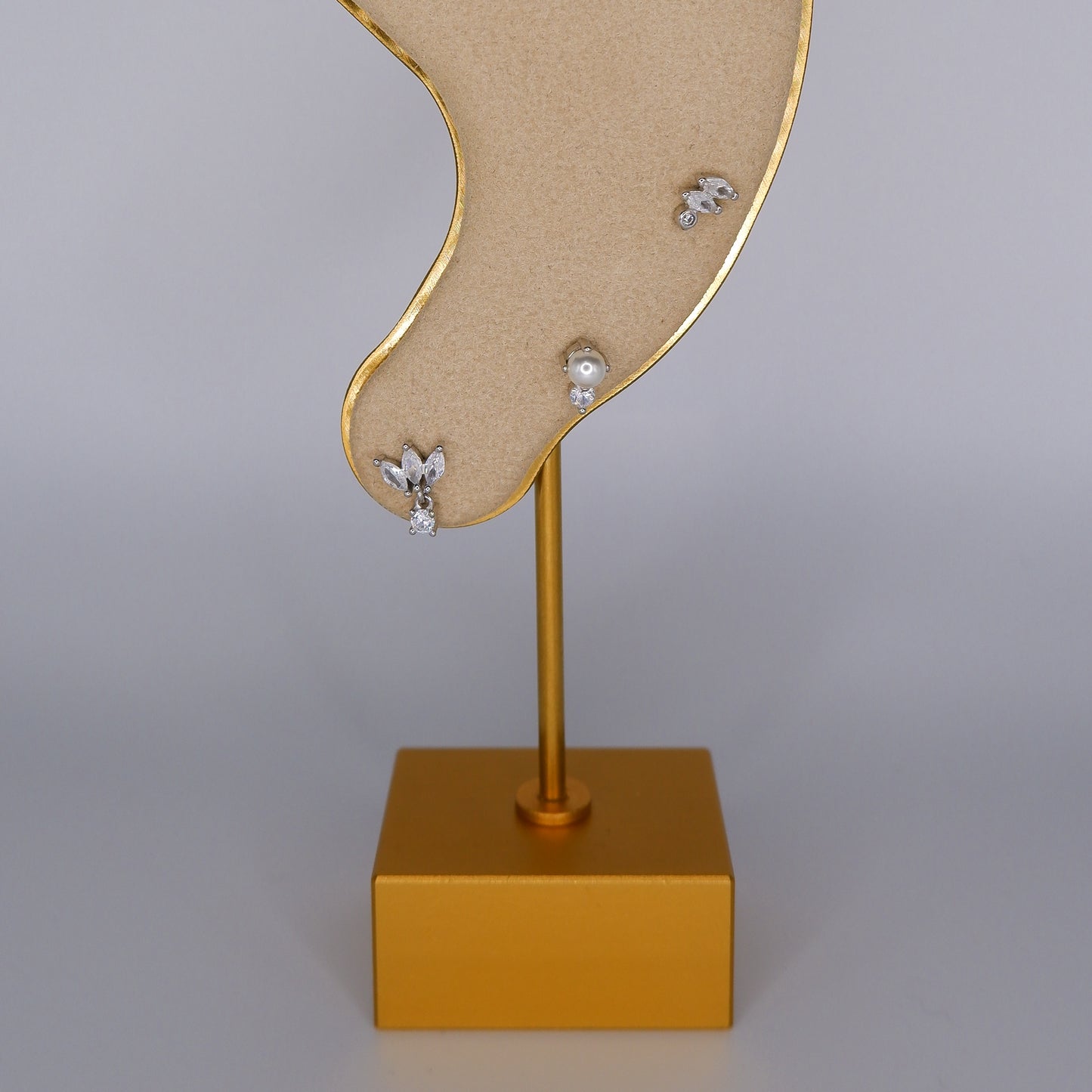 Piercings Achatados Prateados #4 Pérola e Brilhantes