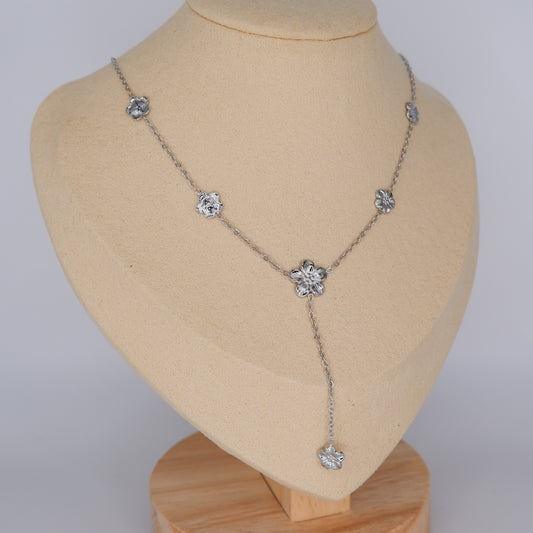 Colar Prateado Flores Comprido