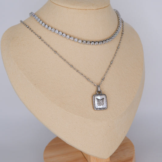 Colar Prateado Riviera e Borboleta