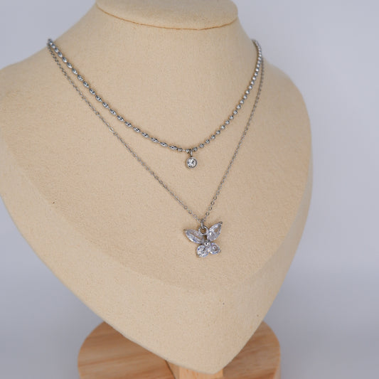 Colar Prateado Borboleta e Ponto de Luz
