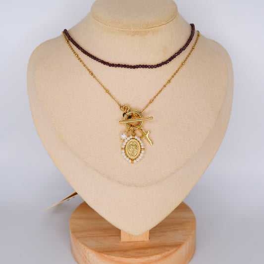 Colares Missangas Roxas e Medalha com Pendentes