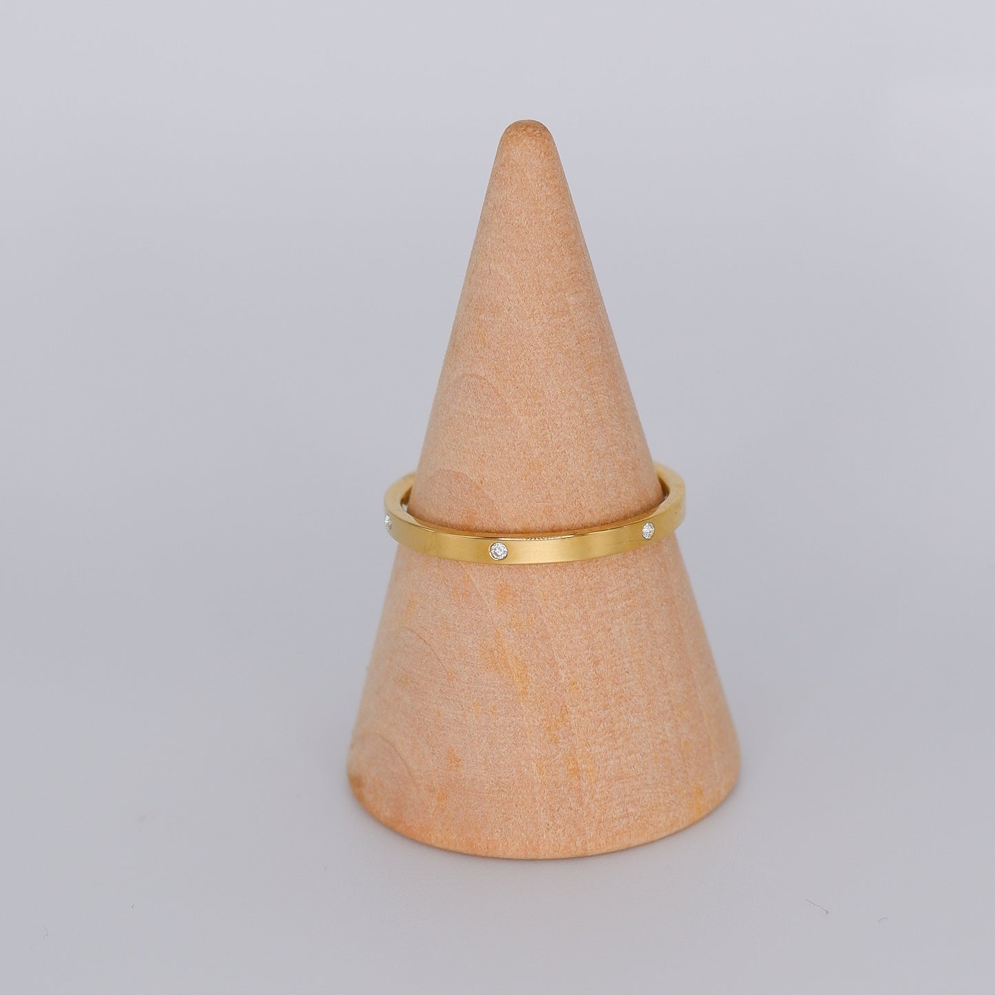 Anel Dourado Inspiração Cartier Fininho Brilhantes