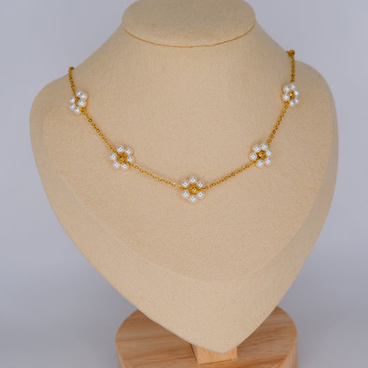 Colar Dourado Pérolas Flores