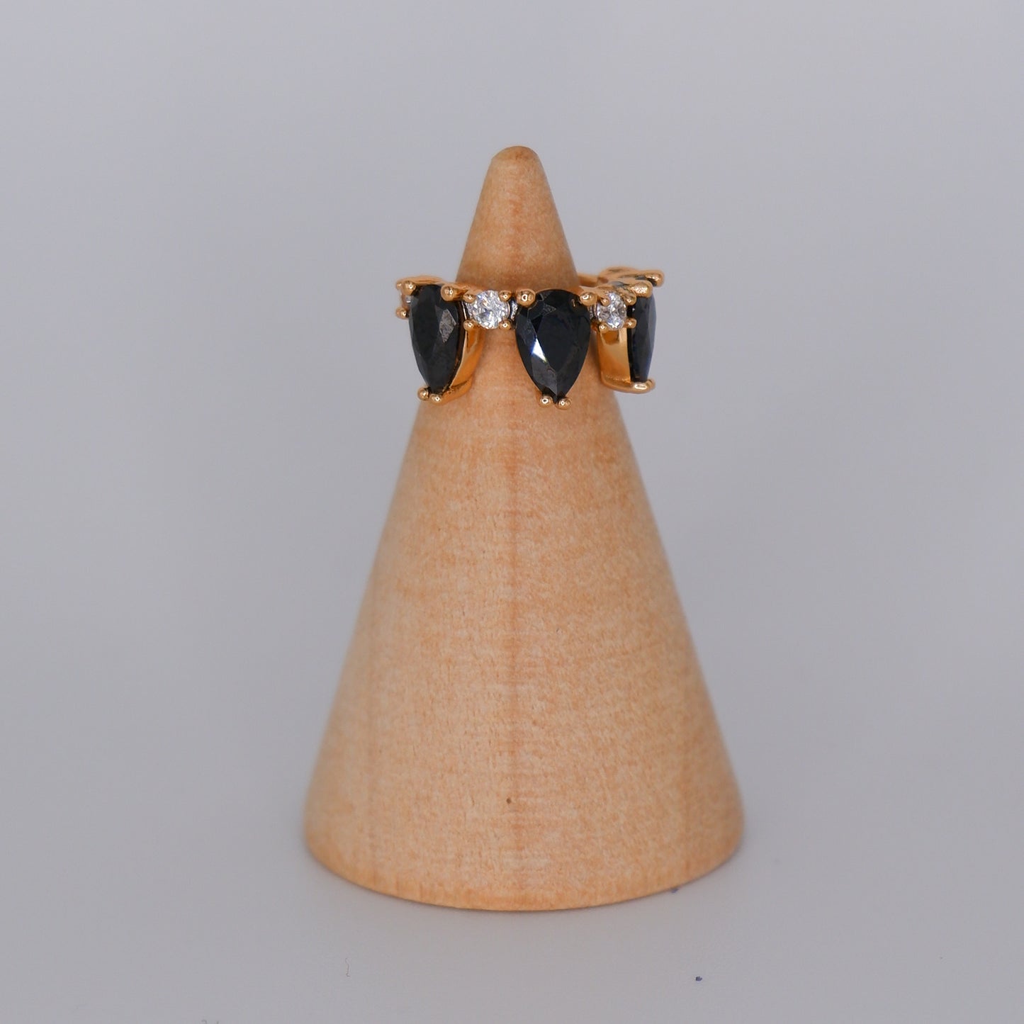 Earcuff Hipoalergénica Preta e Transparente