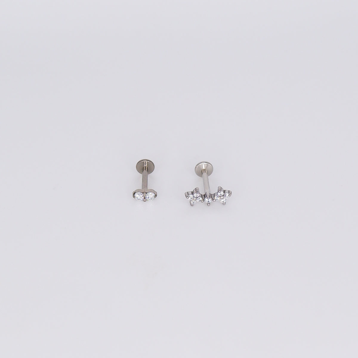 Piercing Achatado 2 brilhos e 2 Flores