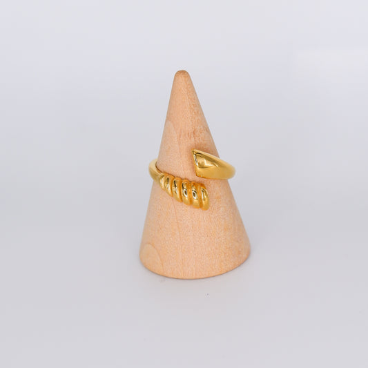 Anel Dourado Trabalhado