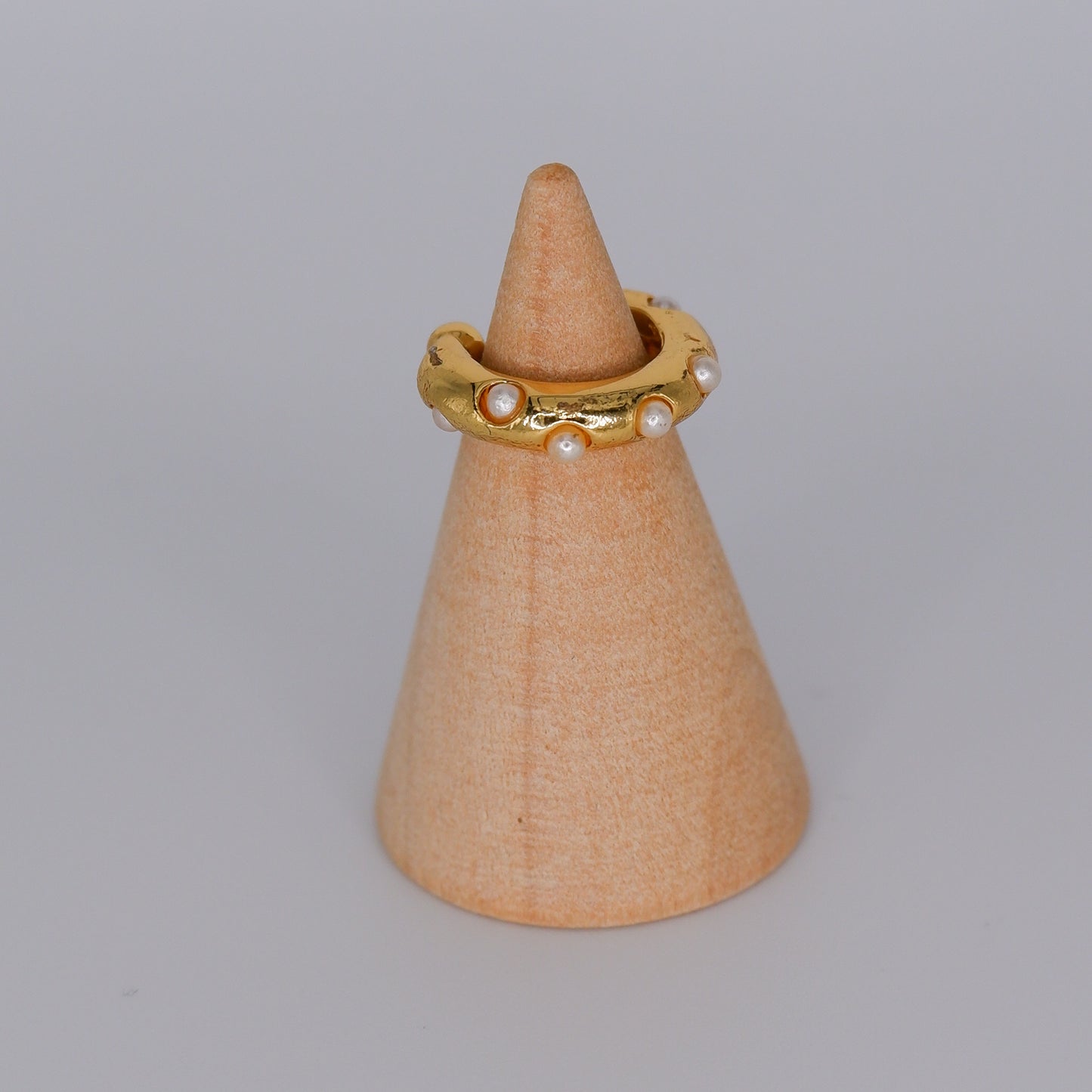 Earcuff Dourada com Pérolas
