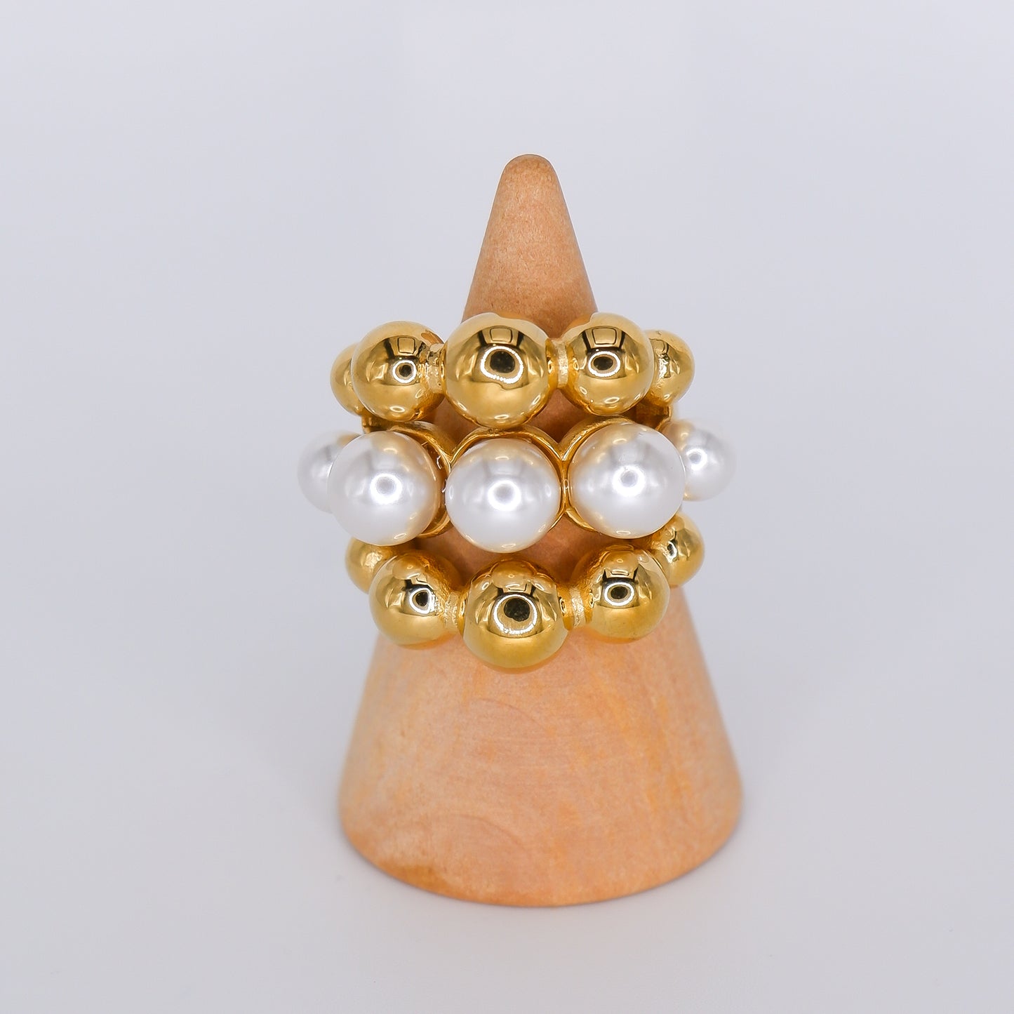 Anel Dourado e Pérolas
