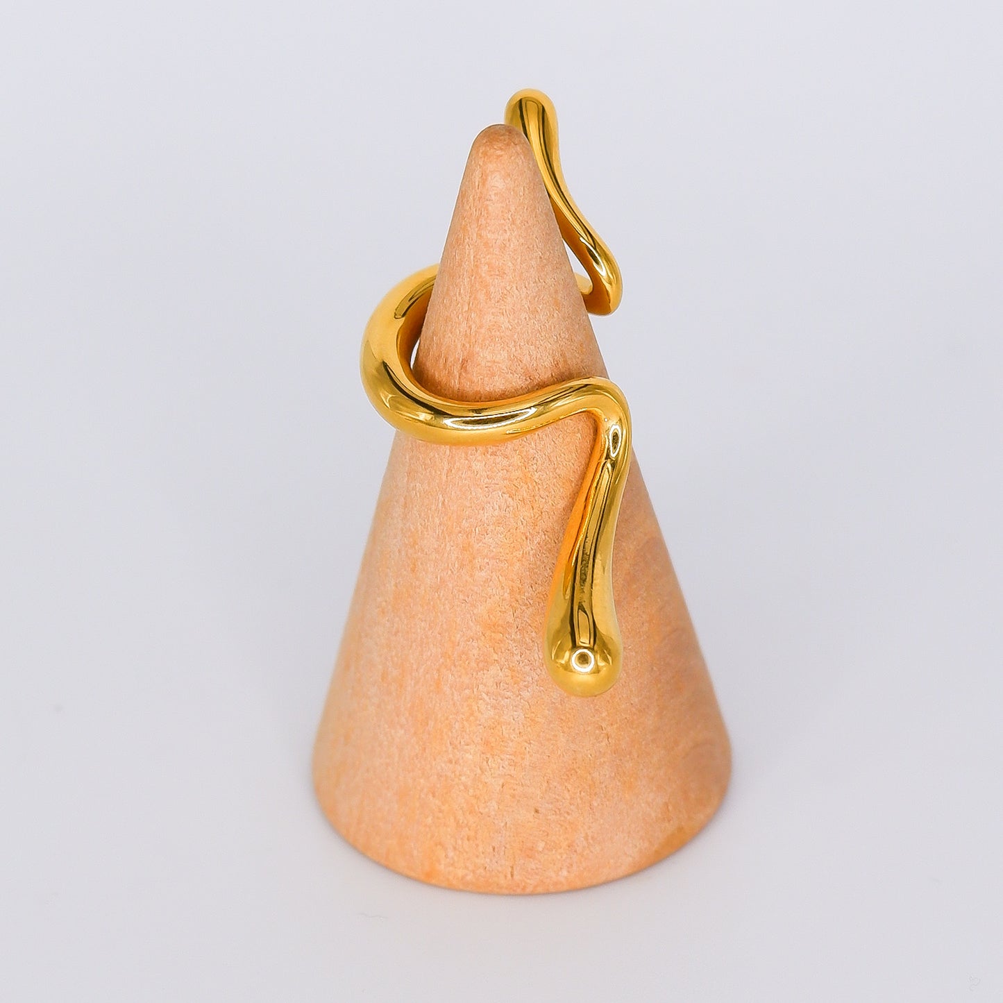 Earcuff Curvo Dourado