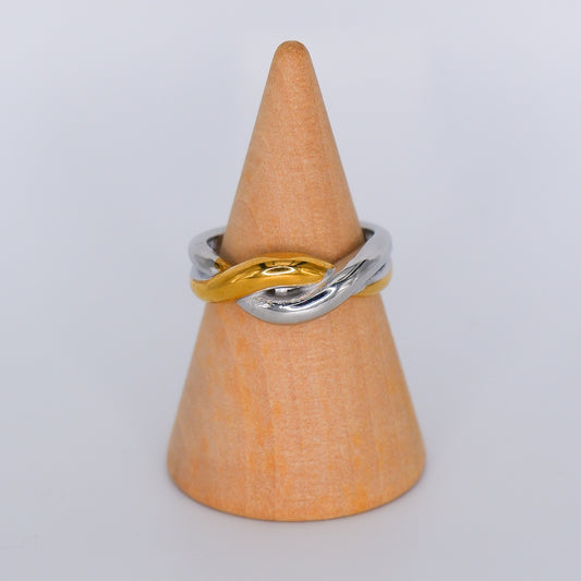 Anel Dourado e Prateado Entrelaçado